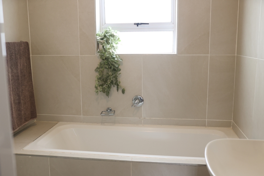 3 Bedroom Property for Sale in Somerset Forest Western Cape